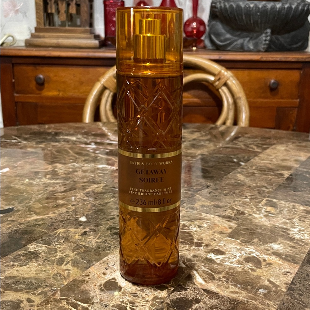 Bath and Bodyworks Getaway Soirée Body Spray ( Discontinued) - Picture 2 of 4